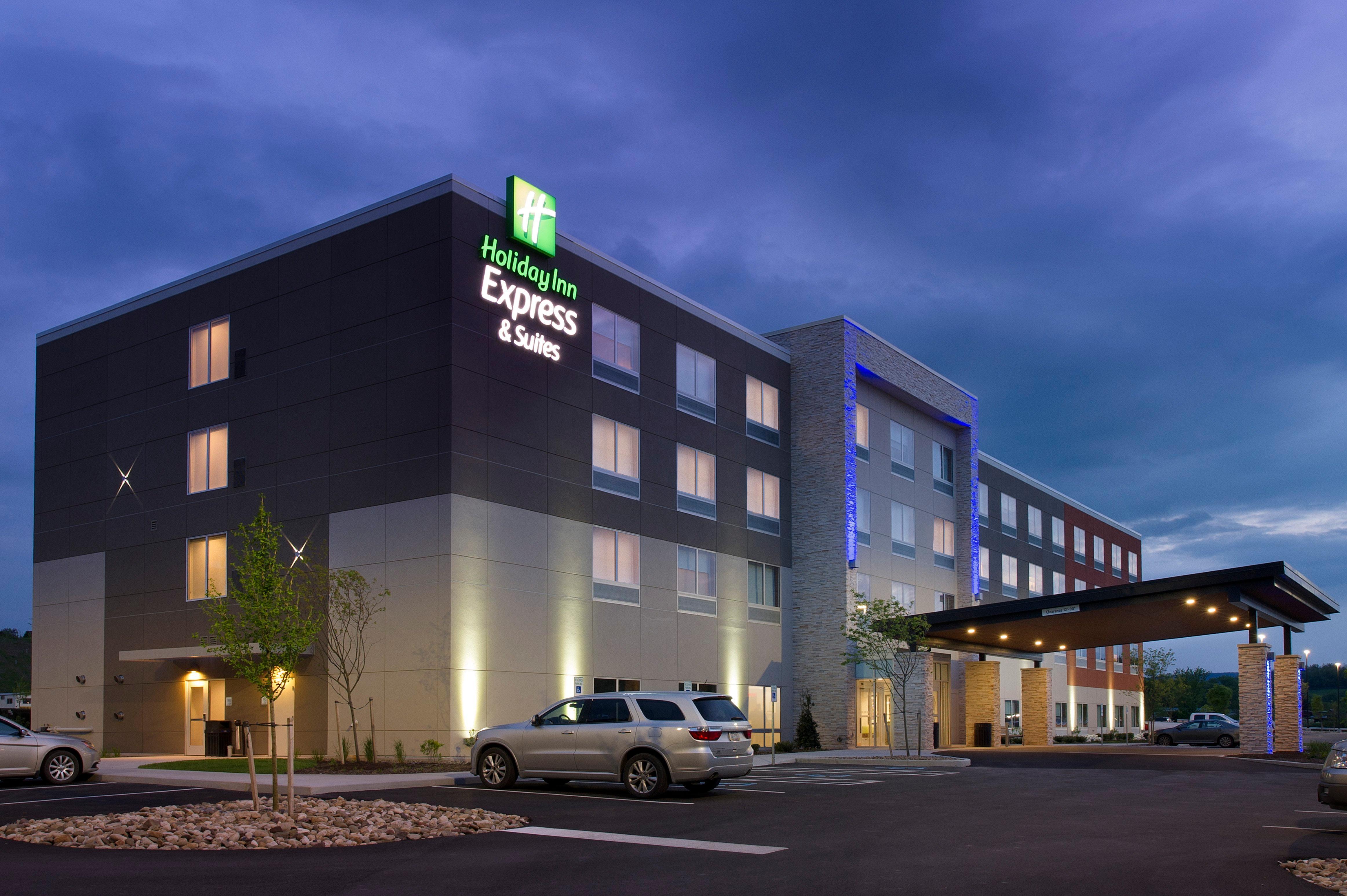 Holiday Inn Express & Suites By Ihg Altoona By Ihg Екстериор снимка