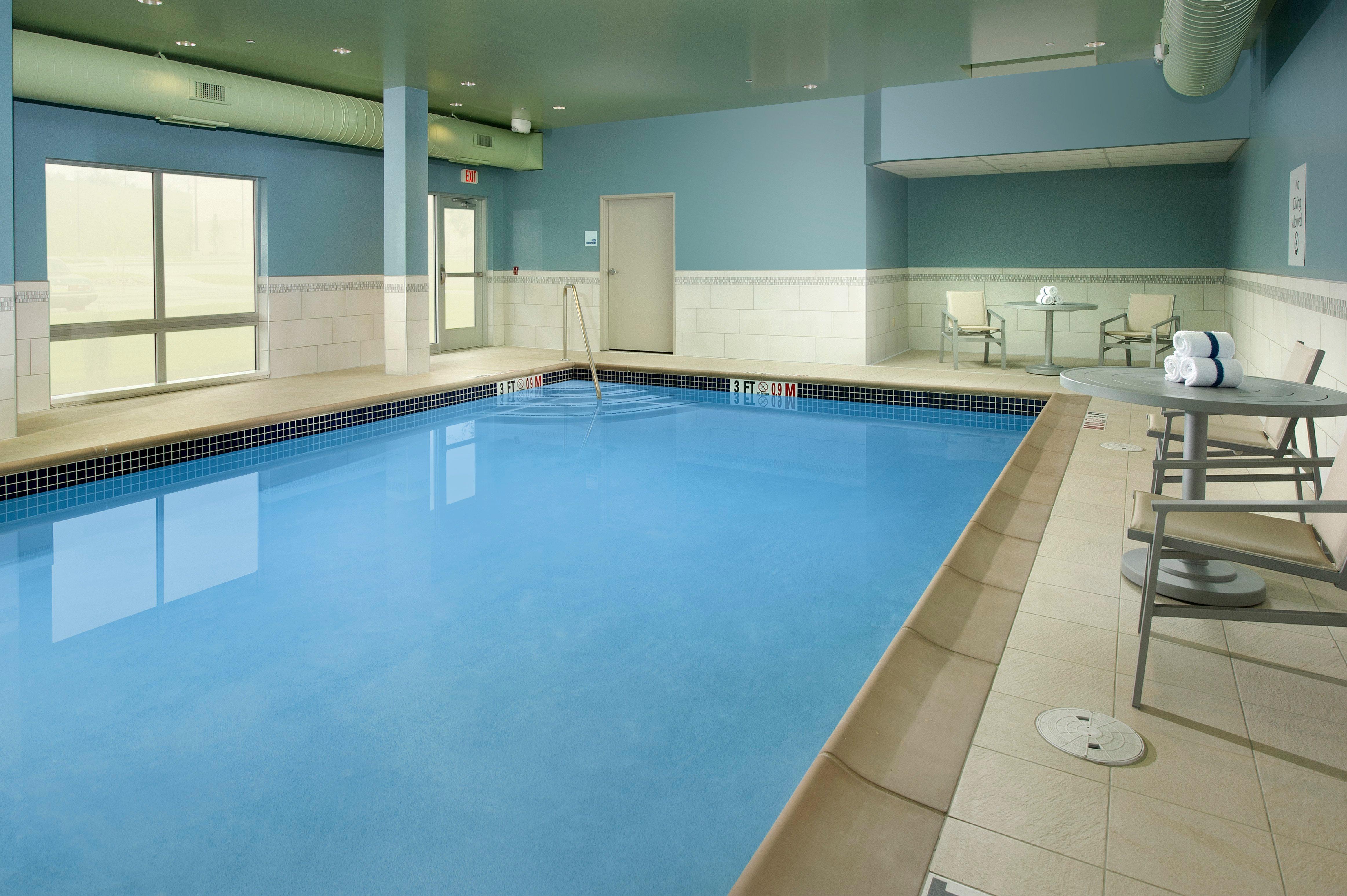 Holiday Inn Express & Suites By Ihg Altoona By Ihg Екстериор снимка